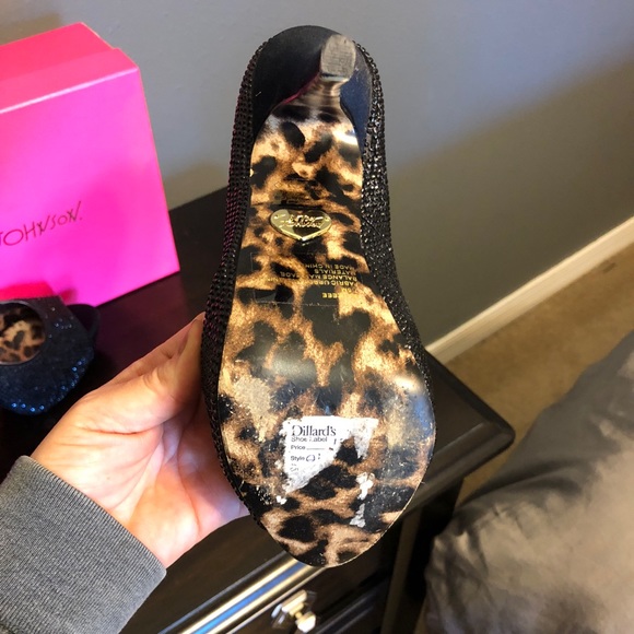 Heels - Picture 2 of 3